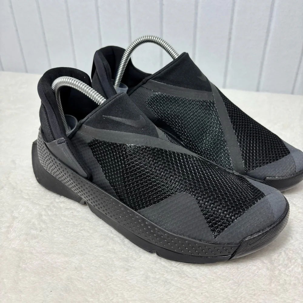 Nike Go FlyEase Triple Black DR5540-006 size 8.5 - Picture 2 of 10